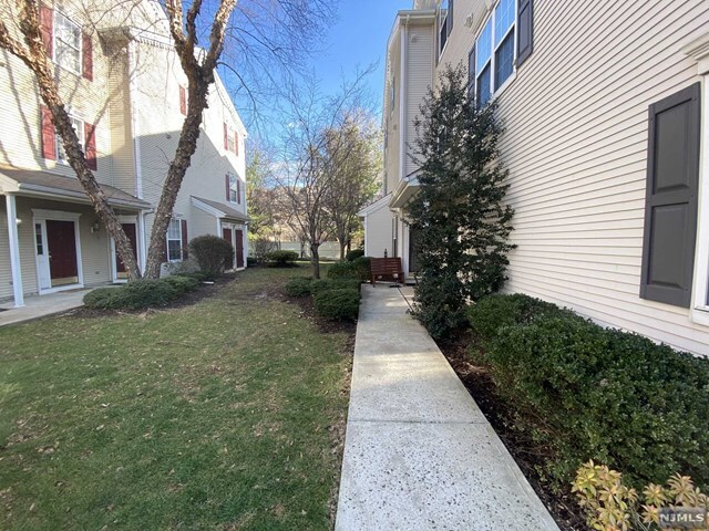 Building Photo - 107 Riverwalk Way