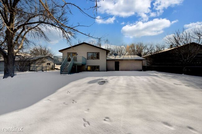 Building Photo - 5 br, 2 bath House - 1700 83rd Ave N