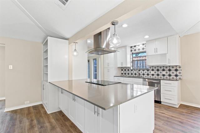Building Photo - 15110 Leafy Ln