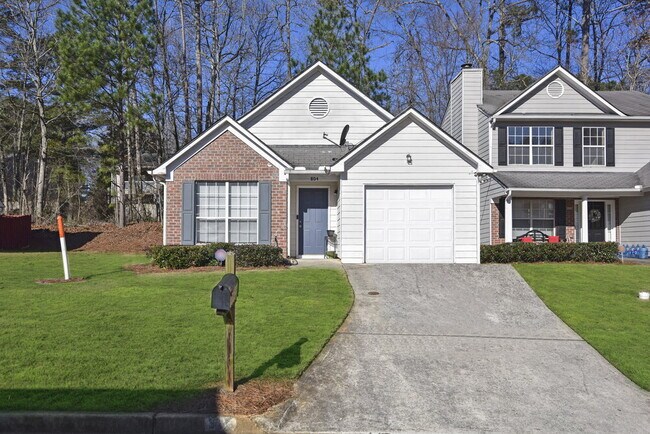 Building Photo - 804 Hillandale Ln