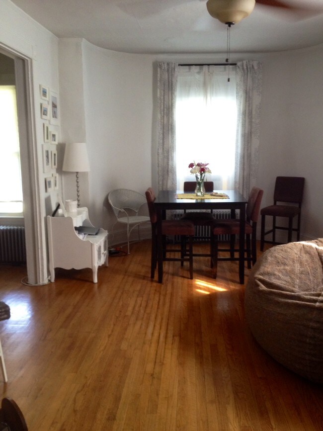 Living room - 88 Grove St