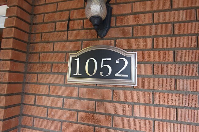 Foto del edificio - $500 Off First Month’s Rent  | Single-Level Home with Mt. Elden Views and Trail Access