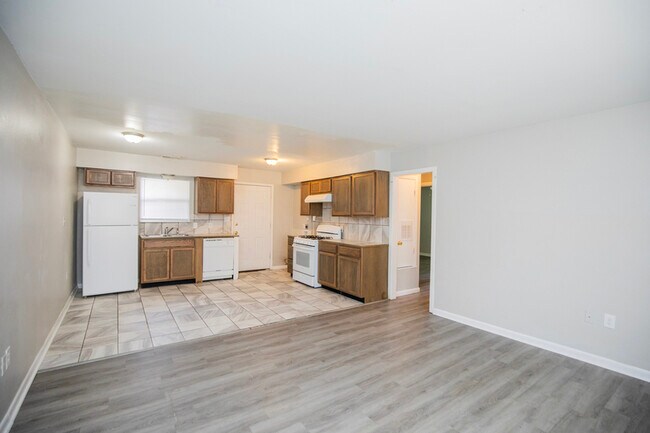 Building Photo - 1309 S Washington Ave