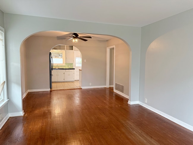 Building Photo - 419 Westhill Pl
