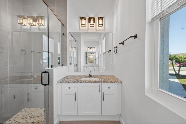 Foto del edificio - 127 NW 12th Pl