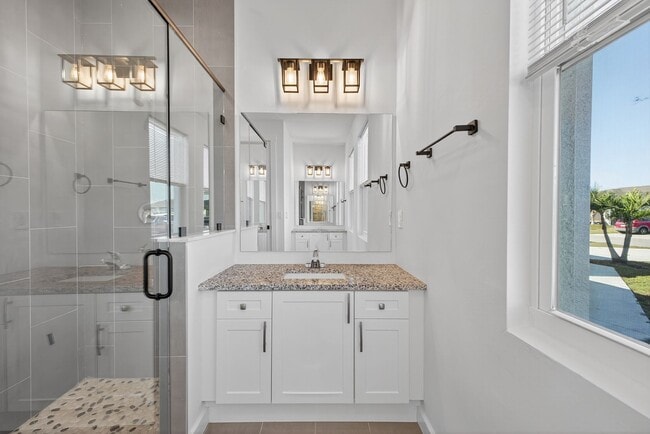 Building Photo - 1309 NW 4th St