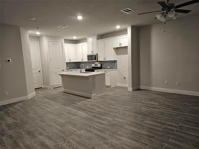 Building Photo - 4101 Shavano Dr