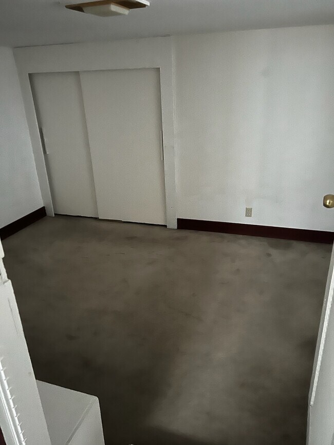 Foto del edificio - 2434 Riverside Pl