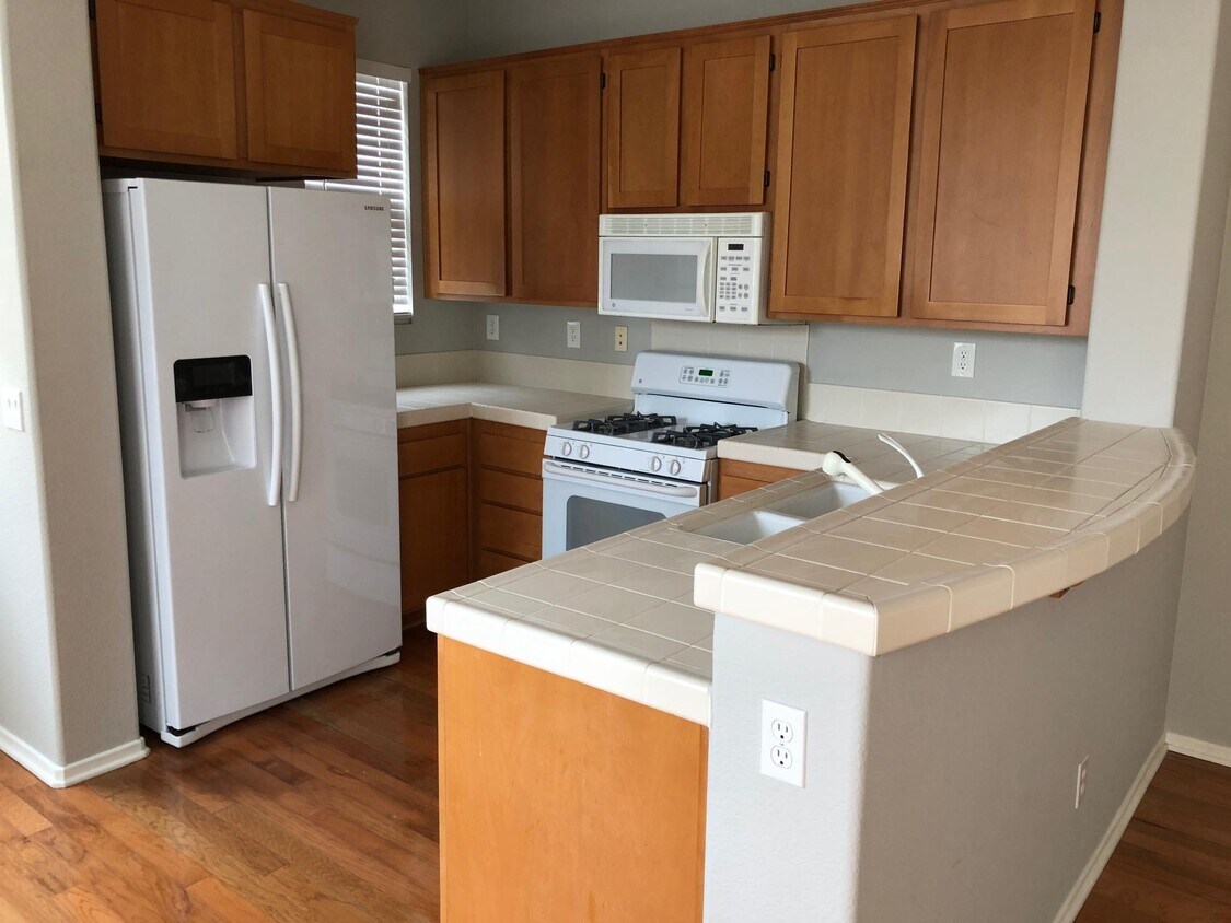 Foto principal - 1262 Elfin Forest Rd W