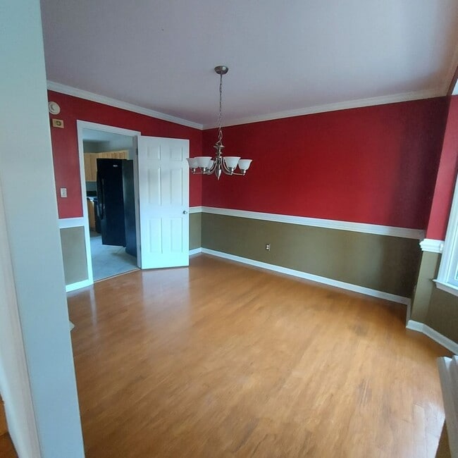 Building Photo - 1230 Briardale Rd