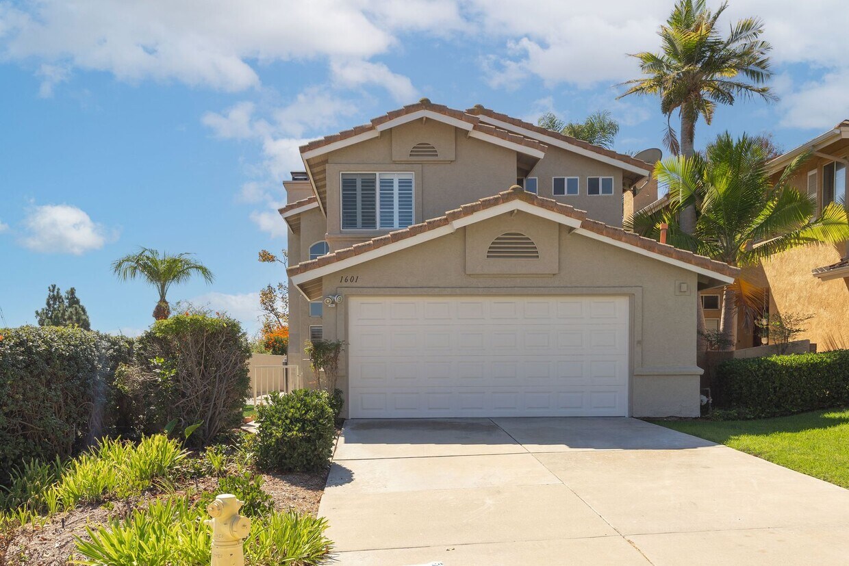 Foto principal - Vista Living at it's Finest!