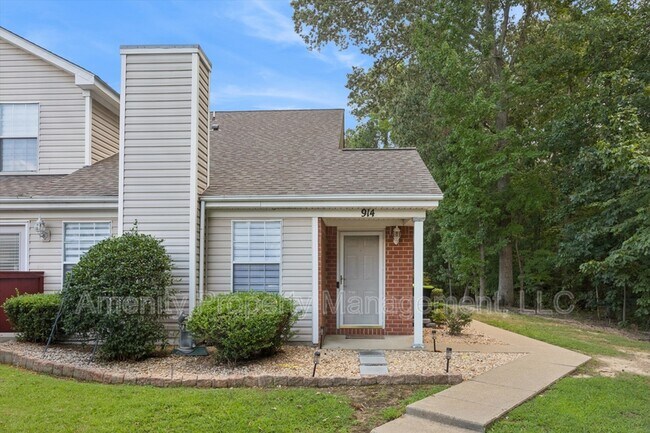 Foto del edificio - 914 Pine Mill Ct