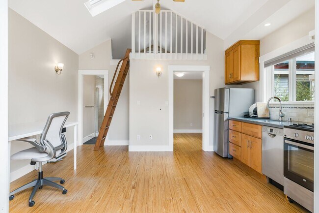 Foto del edificio - 2744 Mathews St