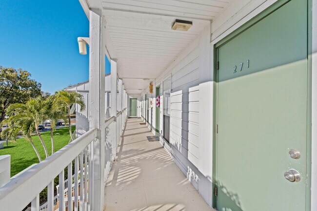 Building Photo - 271 Cypress Point Dr