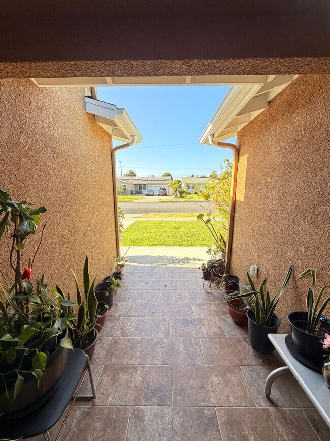 Foto del edificio - Unbelievable 4 Bed, 4 Bath House For Rent In Buena Park-Must See To Appreciate!