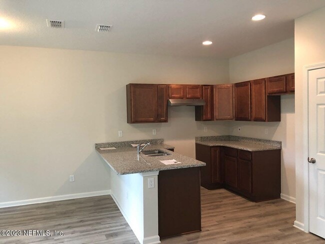 Building Photo - 3551 Rain Forest Dr W