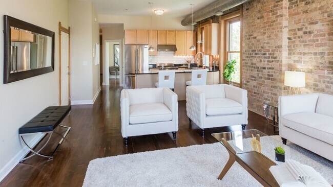 Foto del edificio - 1925 W Division St