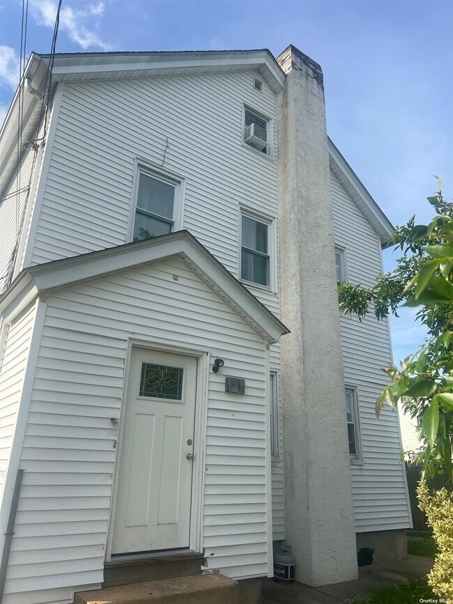Building Photo - 84 W Nicholai St