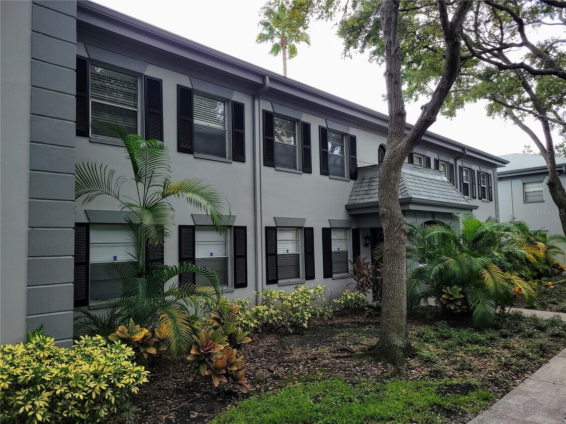 6925 Avenue Des Palais Unit 1A, South Pasadena, FL 33707 Condo for Rent in South Pasadena, FL