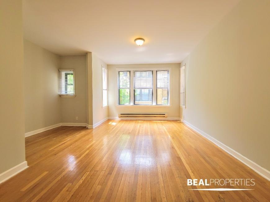 Foto principal - 0 bedroom in CHICAGO IL 60657