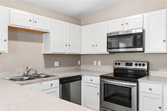Foto del edificio - 1512 Baywood Village Ct