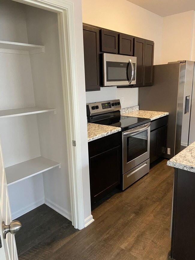 Foto del edificio - Three Bedroom | Two Bath Home in Spring Hill