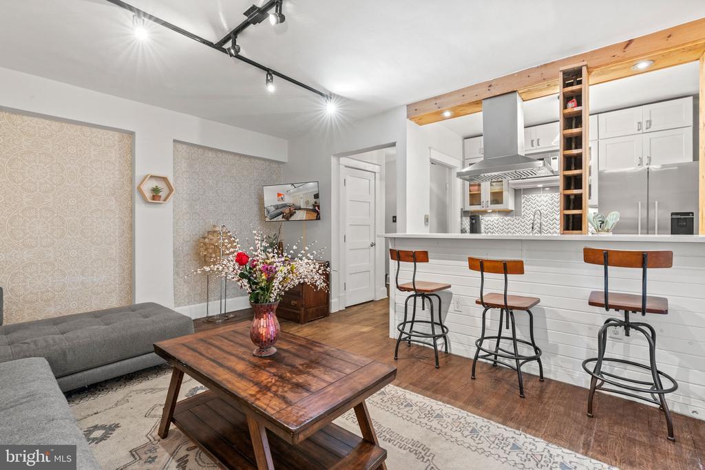 Foto principal - 2410 20th St NW