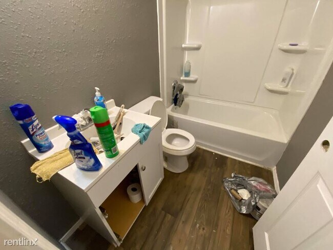 Foto del edificio - 3 br, 1 bath House - 304 East Brown St