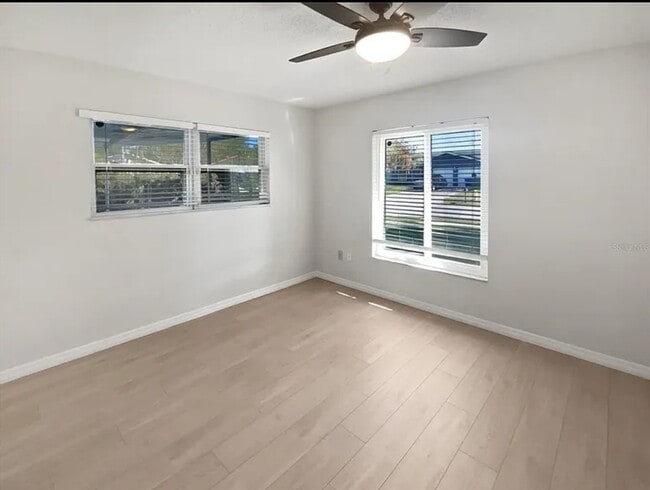 Building Photo - 1608 Amberlea Dr N