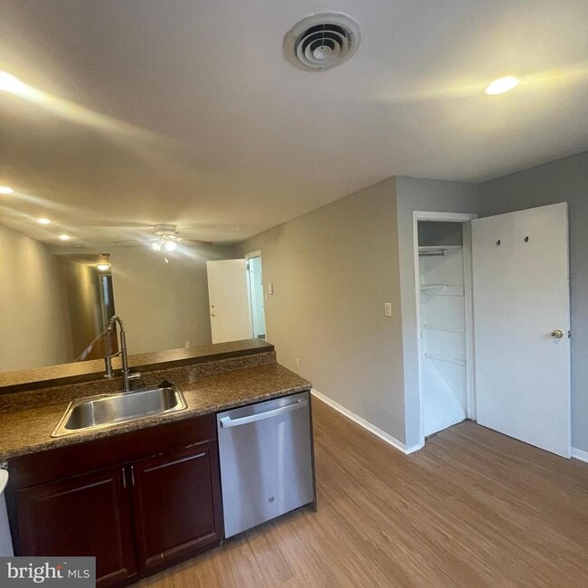 Building Photo - 764 S 4TH St