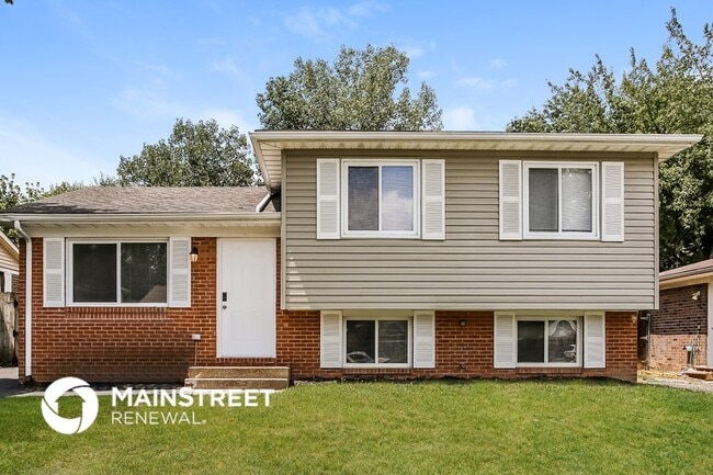 Building Photo - 1335 Birch Dr