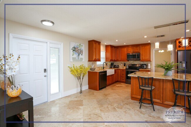 Building Photo - *** LOCATION LOCATION LOCATION ** THIS NICELY DECORATED 4/3 HOME CLOSE TO MERCATO *** PERFECT FOR...