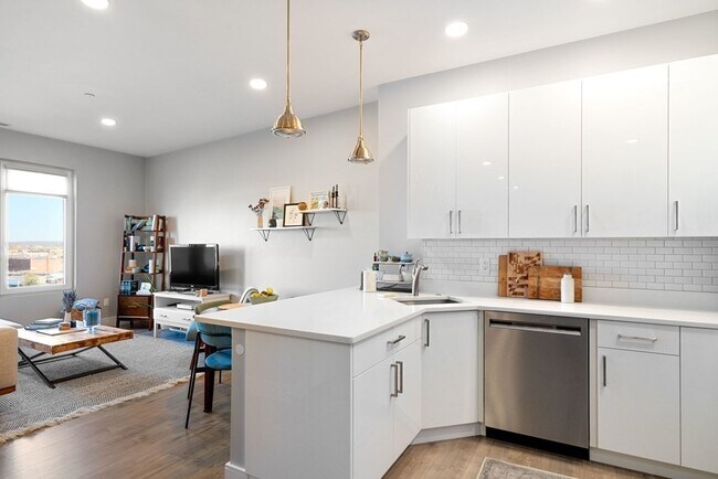 Foto del edificio - 610 Rutherford Ave