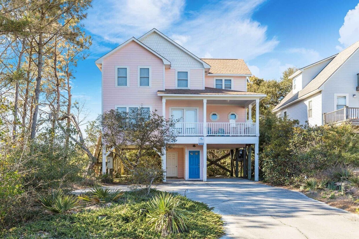 Primary Photo - OFF-SEASON MONTHLY RENTAL FALL OF '25 THRO...