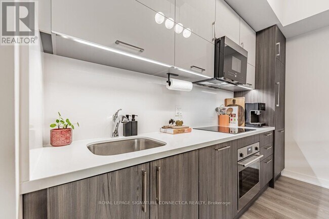 Photo du bâtiment - 8119 Birchmount Rd