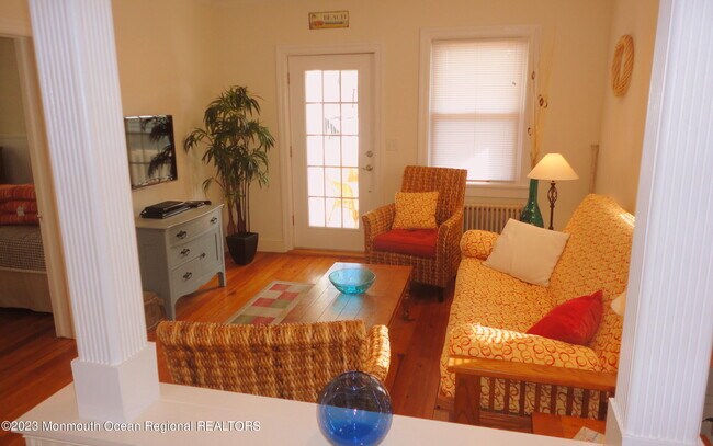 Building Photo - 828 Stenton Pl