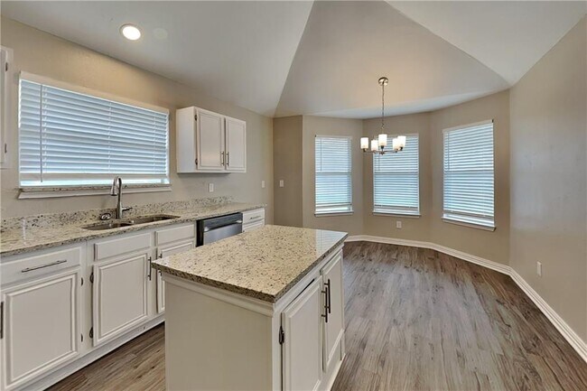 Building Photo - 355 Ridgemont Dr