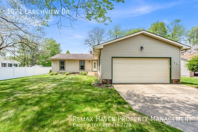 Building Photo - 1021 Larchview Dr