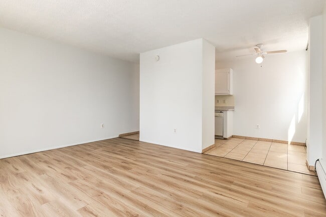 Building Photo - Sunalta Place