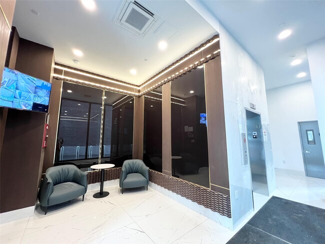 Foto del edificio - 36-21 Prince St