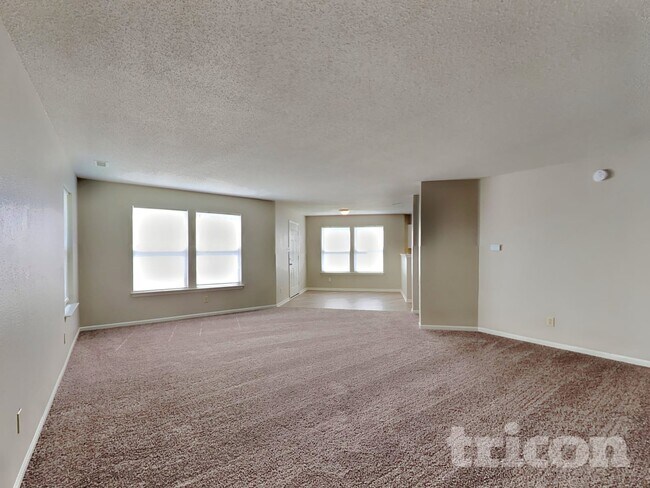 Foto del edificio - 7771 Mistflower Ln