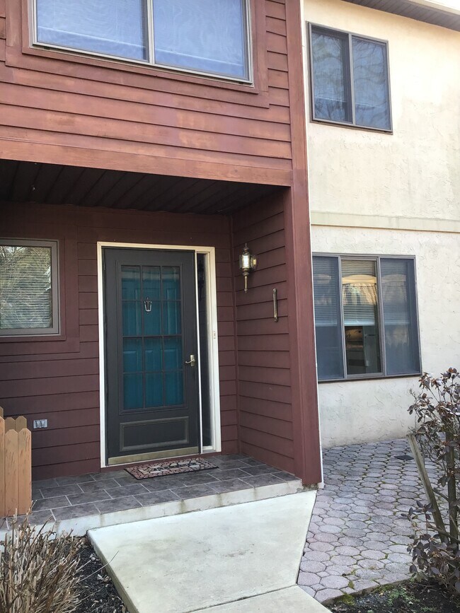 Foto del edificio - 403 Stonegate Ct
