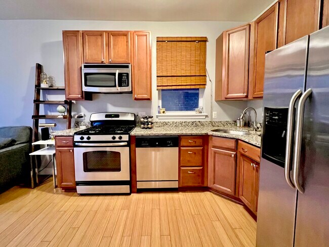 Foto del edificio - 3318 Sherman Ave NW
