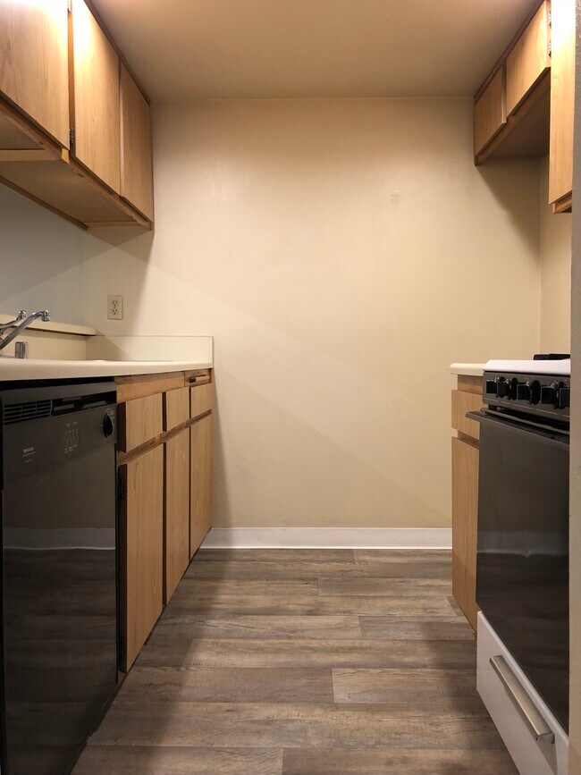 Foto del edificio - 276 E Bellevue Dr