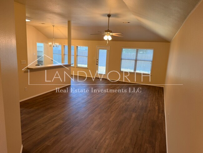 Foto del edificio - 9617 Olivia Dr