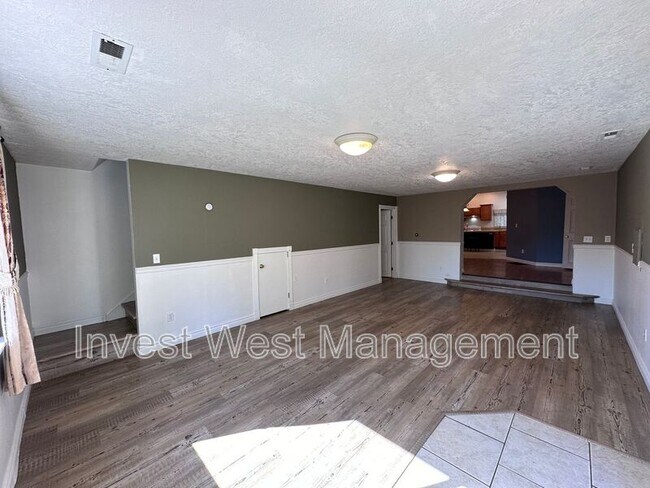 Building Photo - 1035 I St