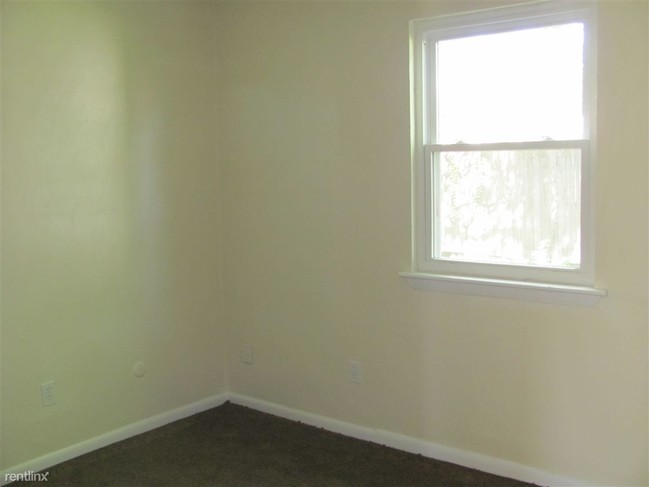 Building Photo - 312 Ashlawn Dr