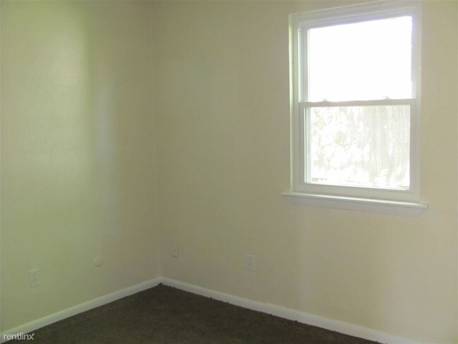Foto del edificio - 312 Ashlawn Dr