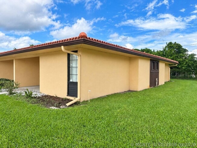 Foto del edificio - 5933 Forest Hill Blvd