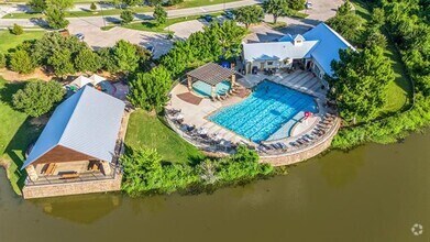 Building Photo - 841 Kirby Dr